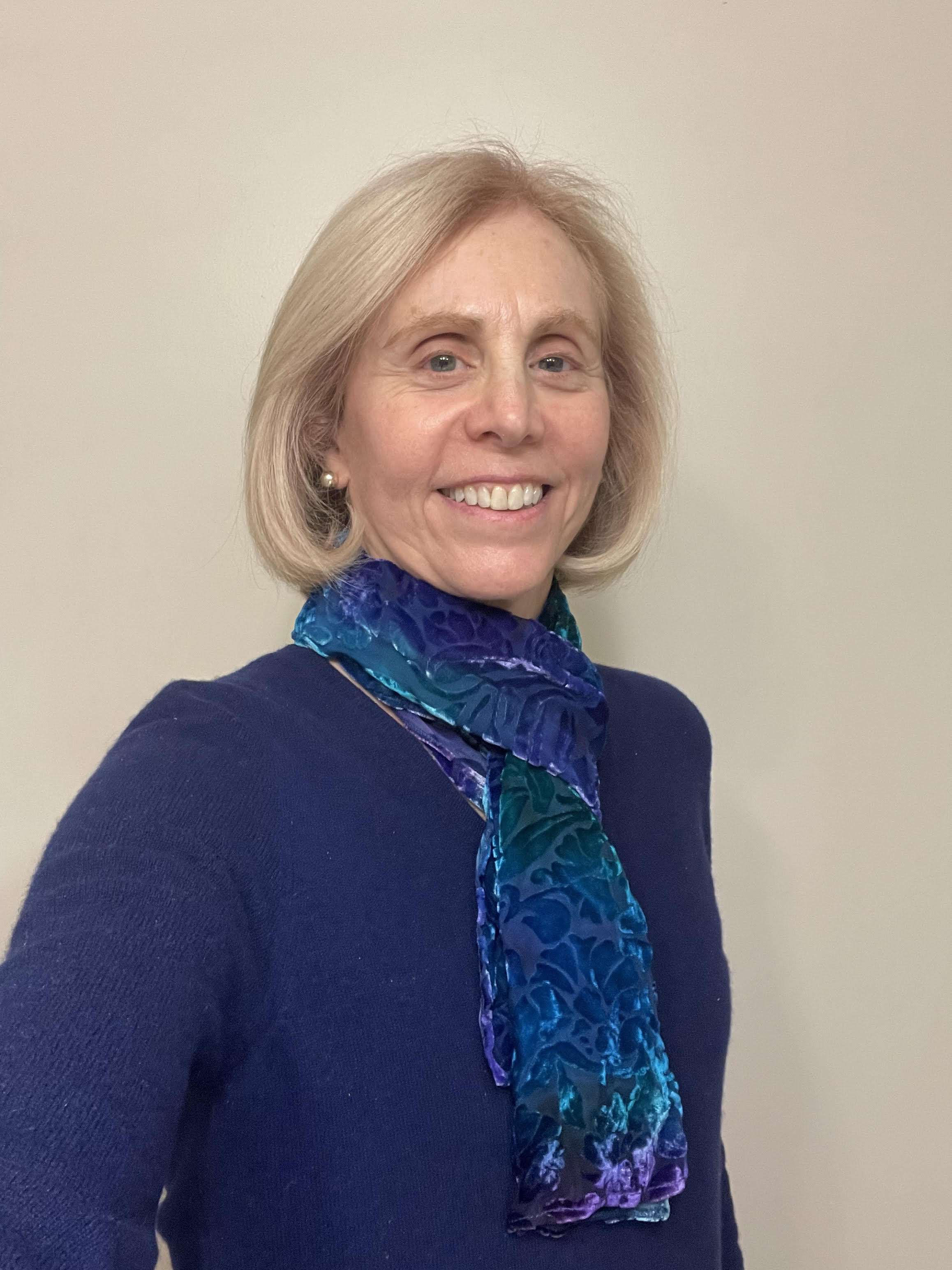 Dr. Laura Kahn